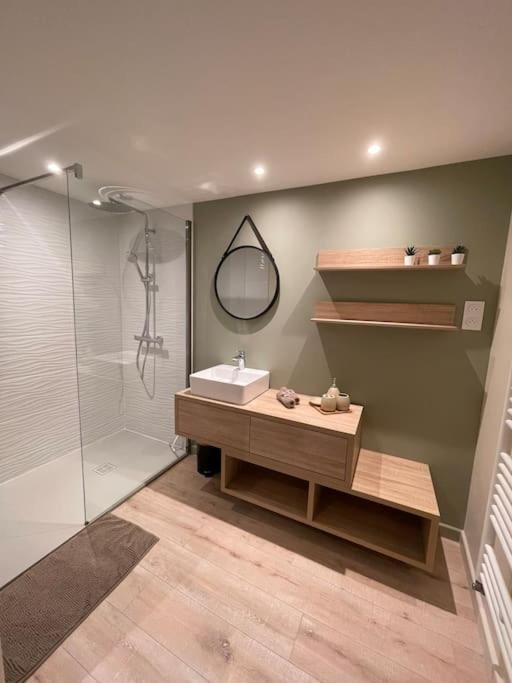 Suite Cosy Au Coeur De Vinzelles Proche Macon Tout Equipe Avec Salon D'Exterieur Ngoại thất bức ảnh