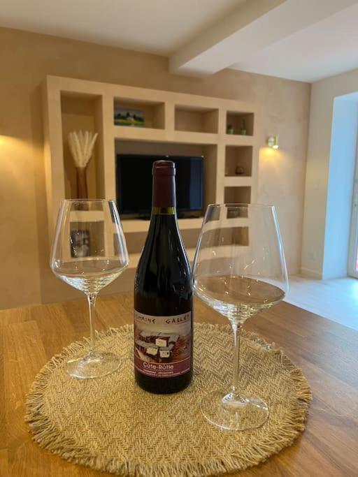 Suite Cosy Au Coeur De Vinzelles Proche Macon Tout Equipe Avec Salon D'Exterieur Ngoại thất bức ảnh